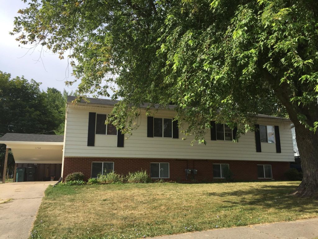 1736 Burcham Dr, East Lansing, MI 48823
