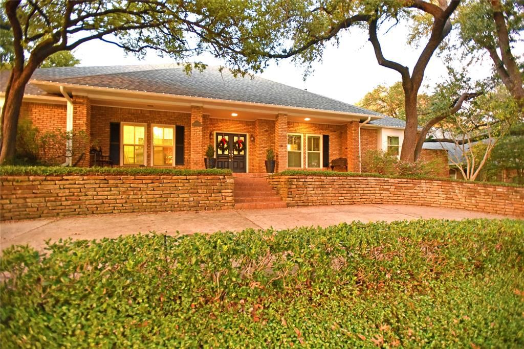9631 Hilldale Dr, Dallas, TX 75231