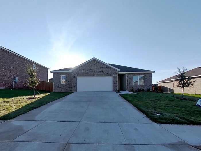 2612 Beech Creek Rd, Red Oak, TX 75154