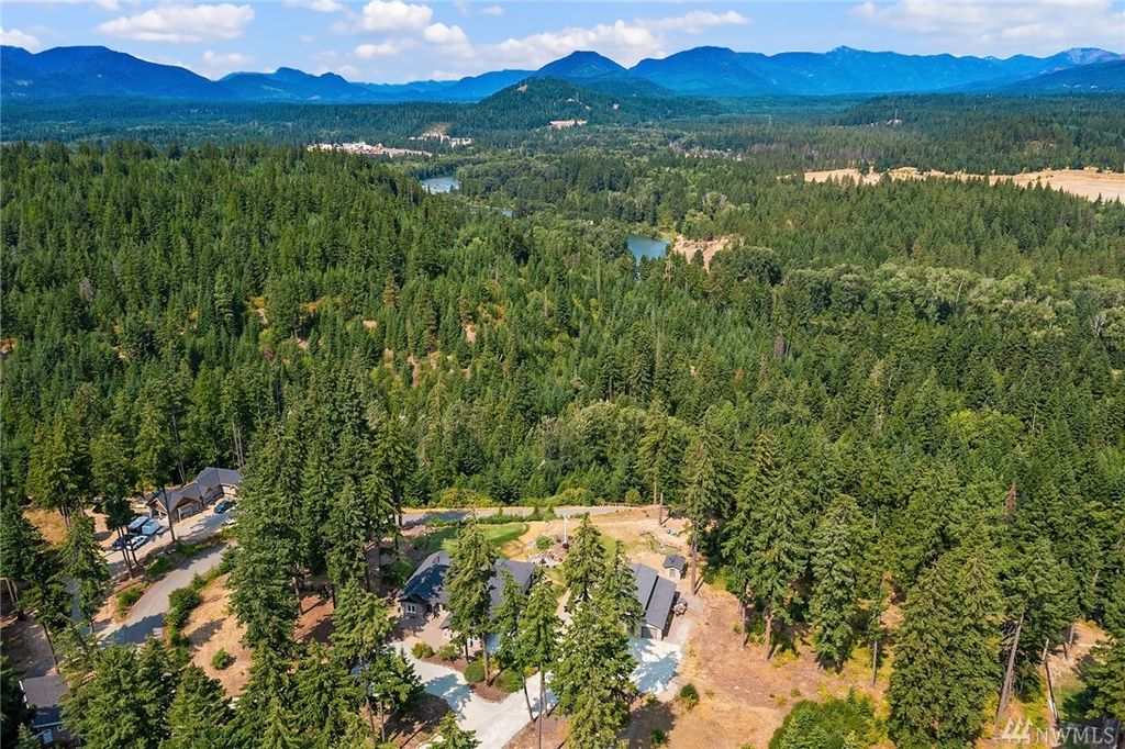 890 Pinnacle Ln, Cle Elum, WA 98922