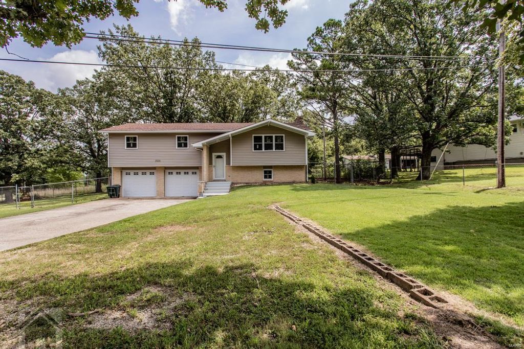 21226 Highway Y, Saint Robert, MO 3 Bed, 3 Bath SingleFamily Home