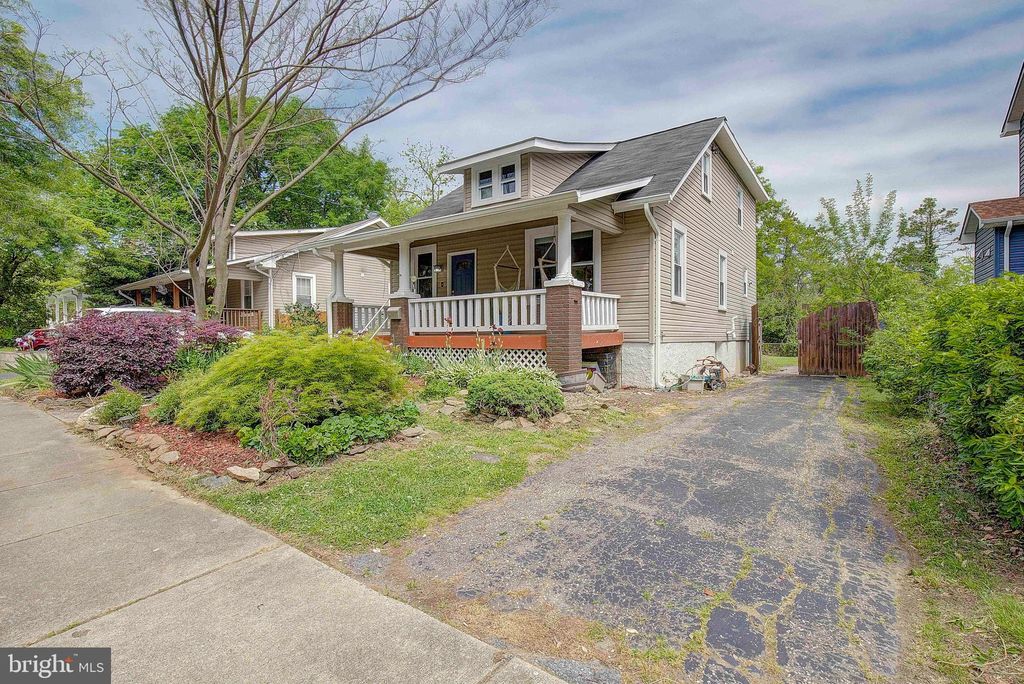 4506 Tuckerman St, Riverdale, MD 20737