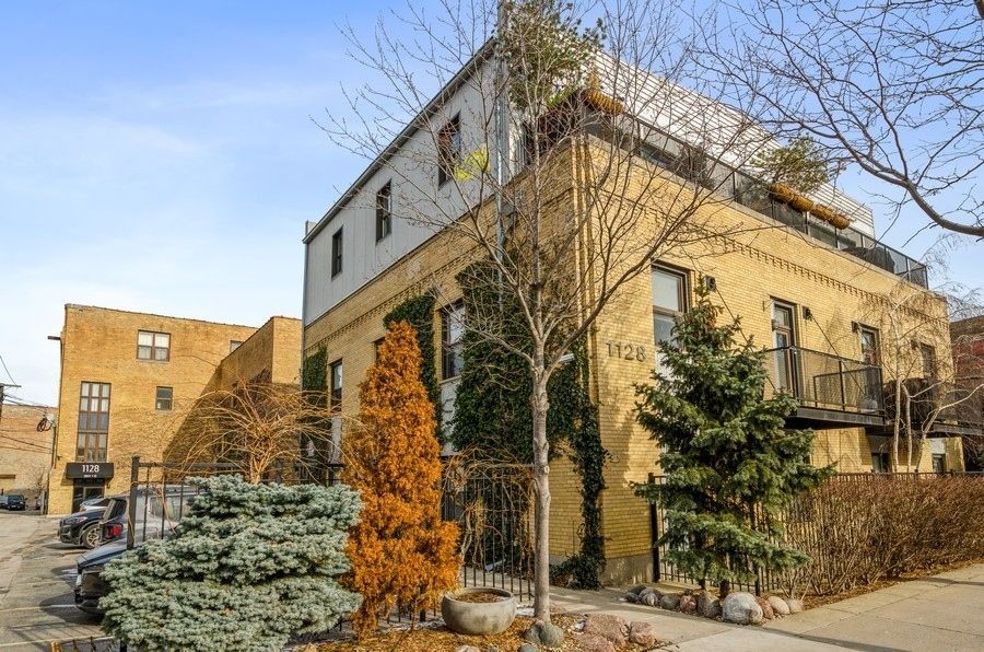 1128 W Ardmore Ave #12, Chicago, IL 60660