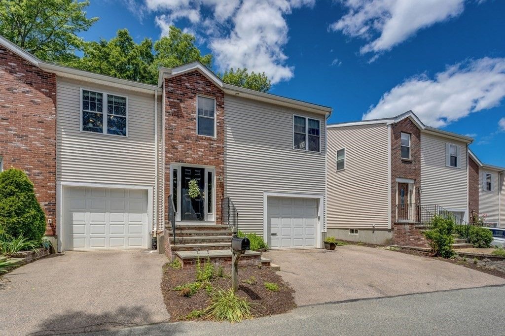 221 Saint Mary St #1, Needham Heights, MA 02494 | MLS# 72856335 | Trulia