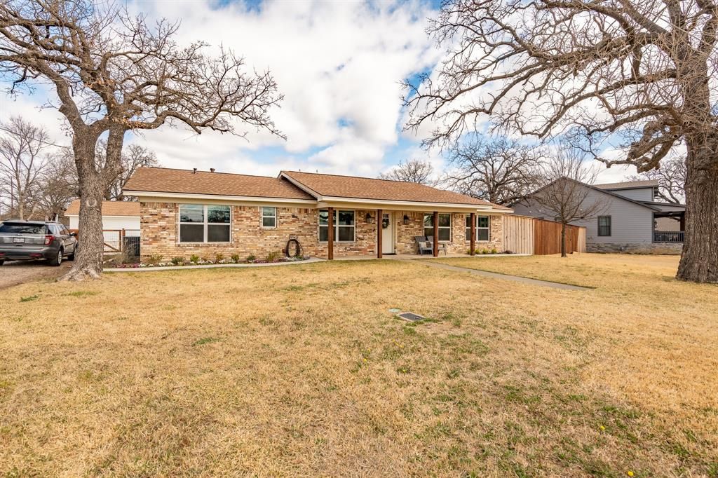 106 Joyce Dr, Argyle, TX 76226