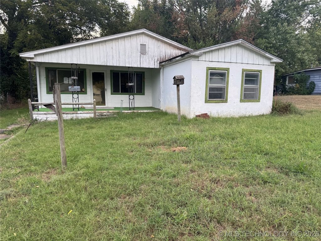 610 N  14th St, Collinsville, OK 74021