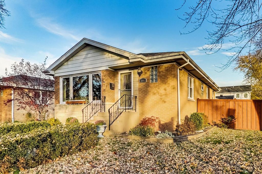 5001 N Newcastle Ave, Chicago, IL 60656
