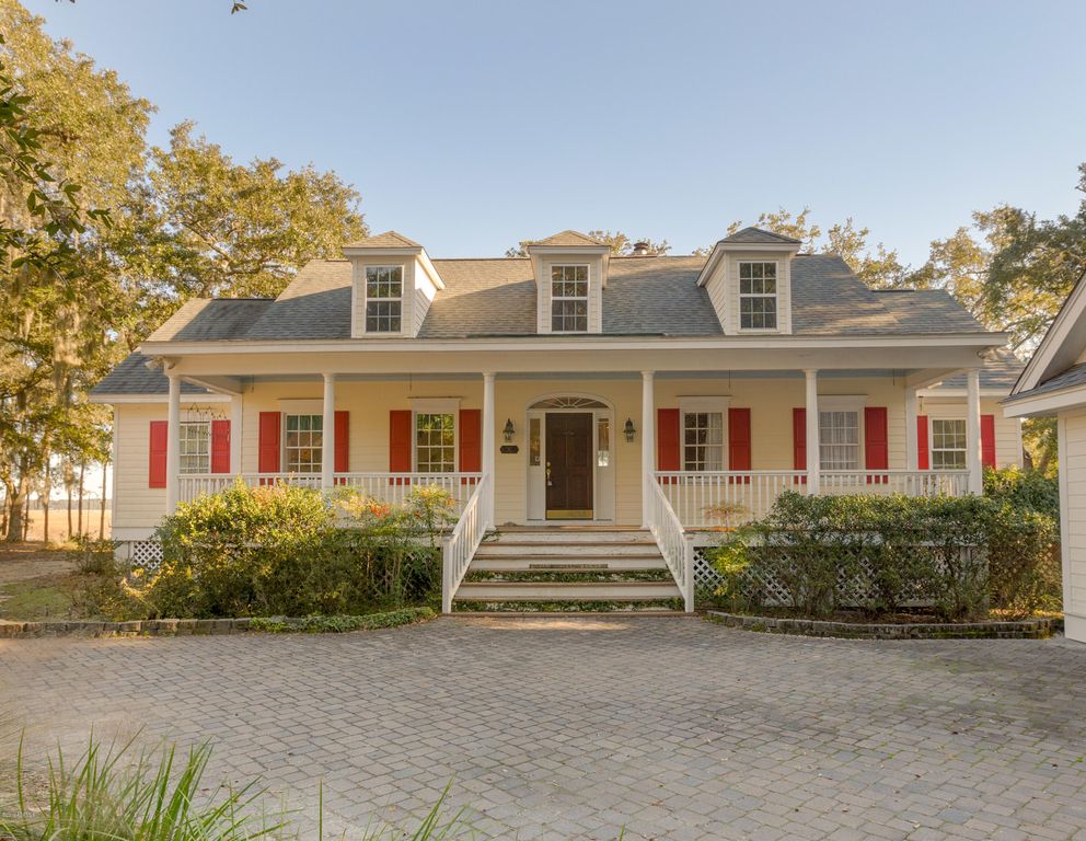 34 Piccadilly Cir, Beaufort, SC 29907