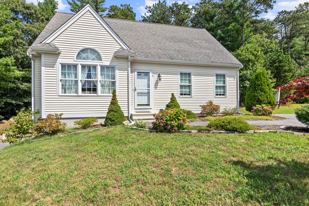 18 Riverhill Rd, Mashpee, MA 02649