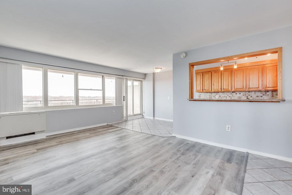 1008 Barclay Towers, Cherry Hill, NJ 08034