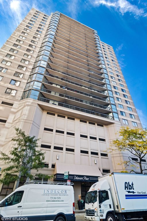 33 W Delaware Pl #18A, Chicago, IL 60610