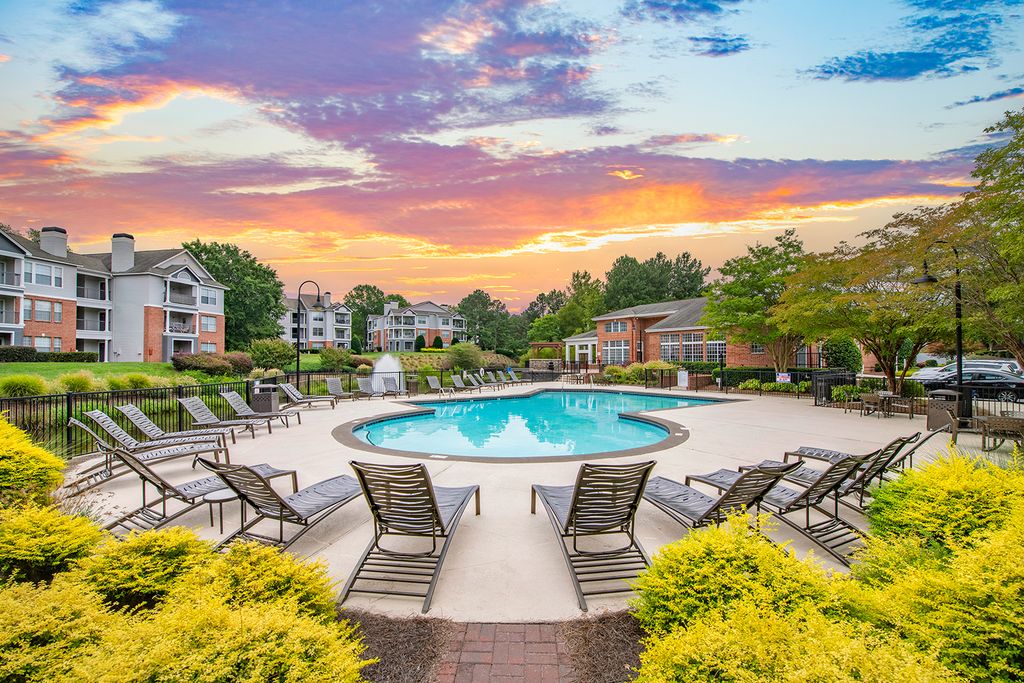 MAA South Park, Luxury Apartments in Charlotte, NC