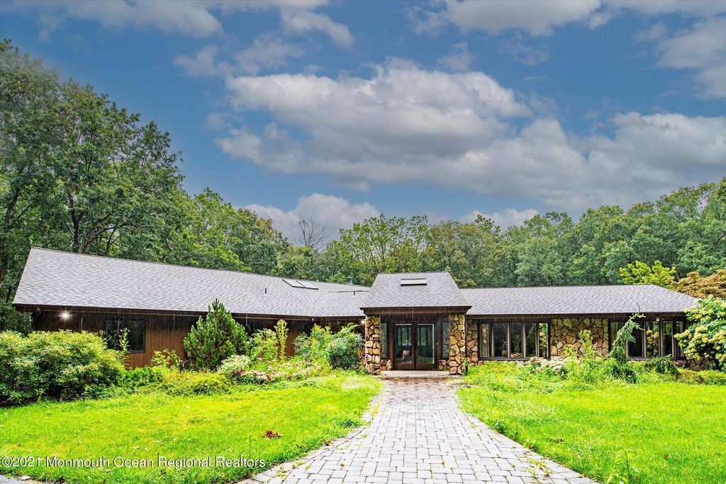 6 Ann Rd, Toms River, NJ 08755