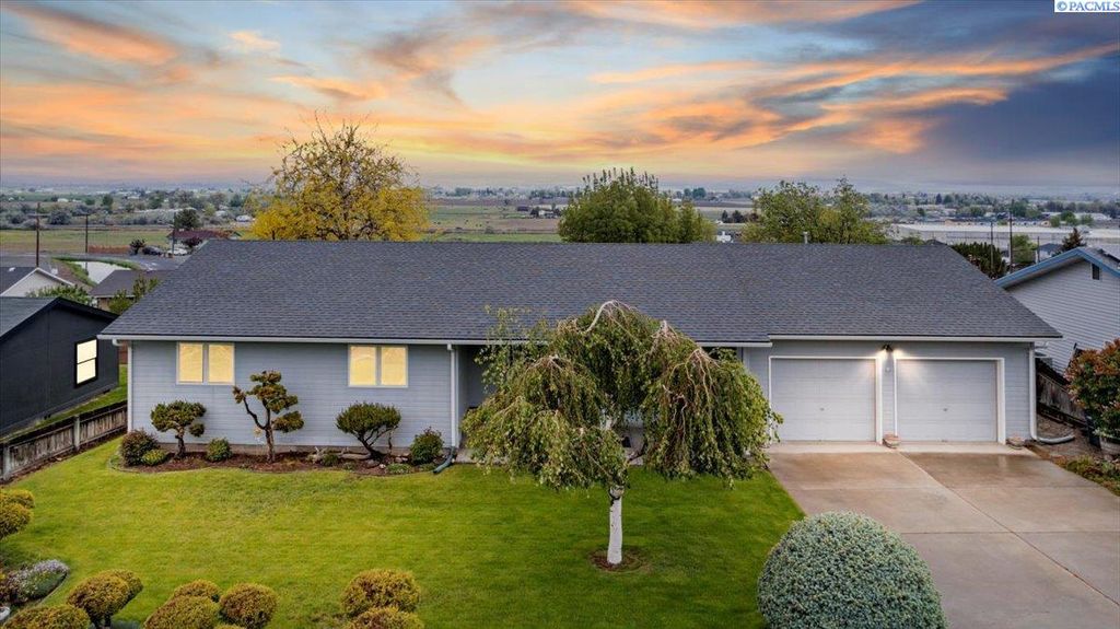 622 Wheeler Ave, Sunnyside, WA 98944