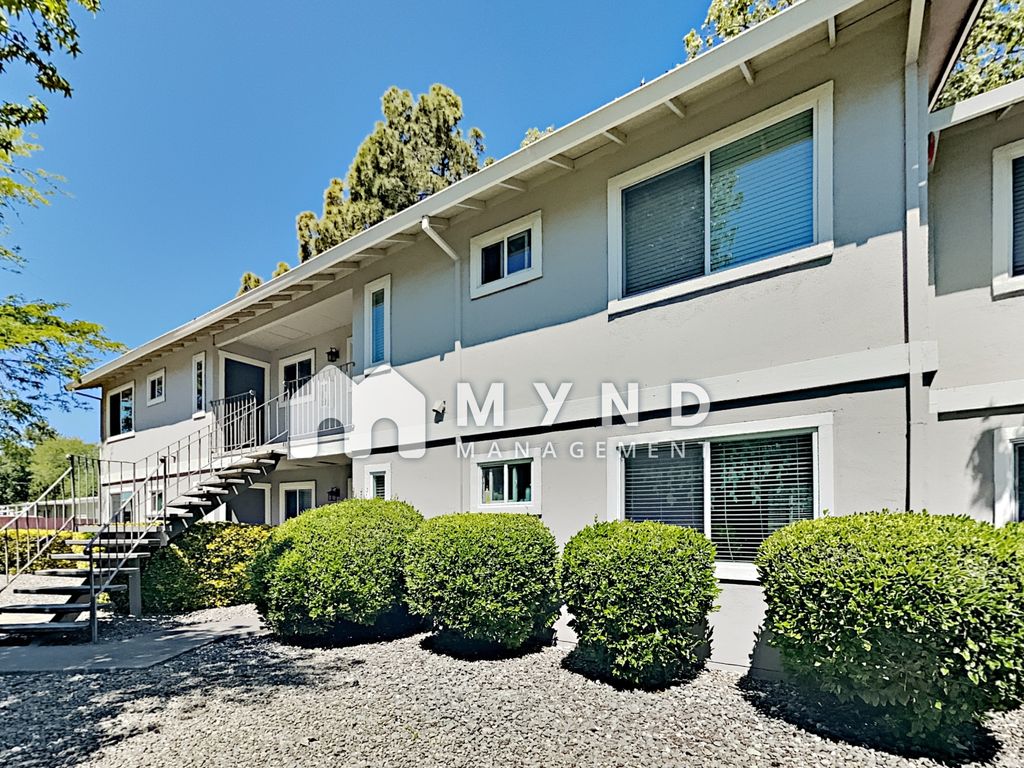 6500 Country Club Dr #20, Rohnert Park, CA 94928