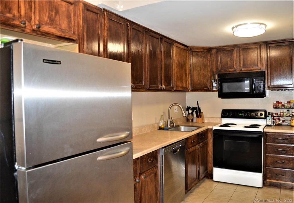 503 Emmett St #B11, Bristol, CT 06010