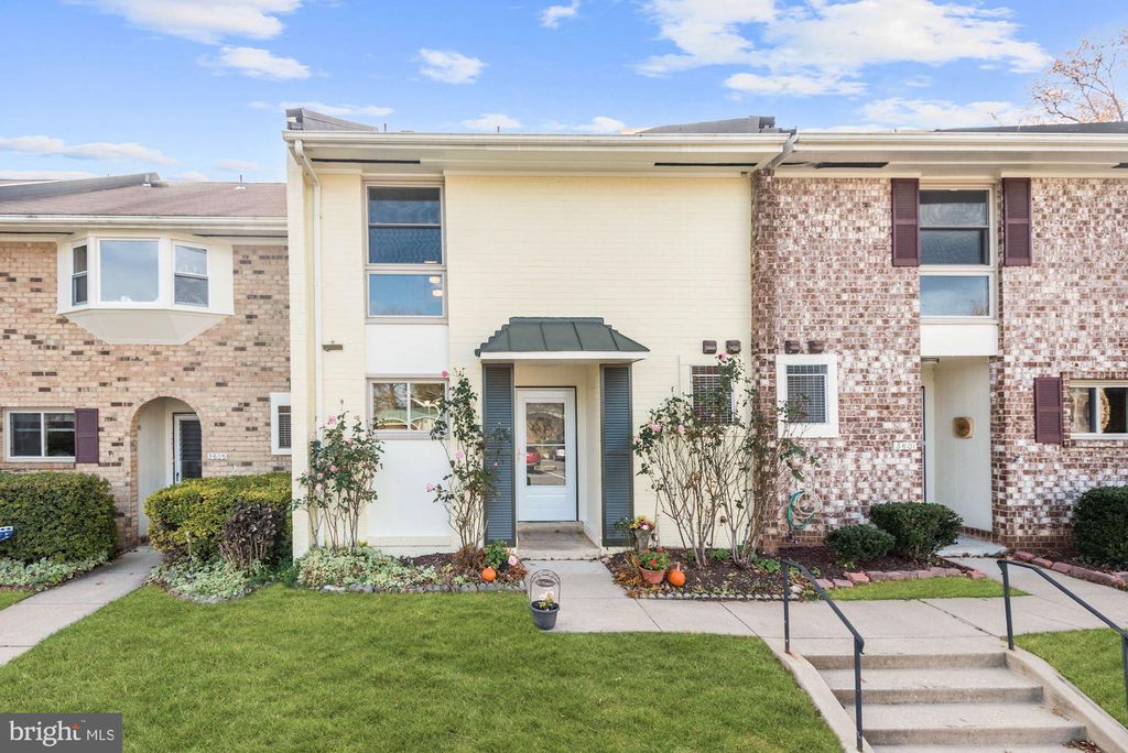3603 S Leisure World Blvd #19-J, Silver Spring, MD 20906