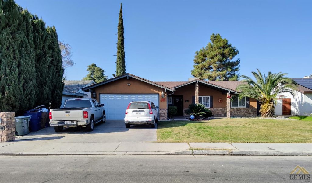 5913 Chester W Nimitz St, Bakersfield, CA 93304