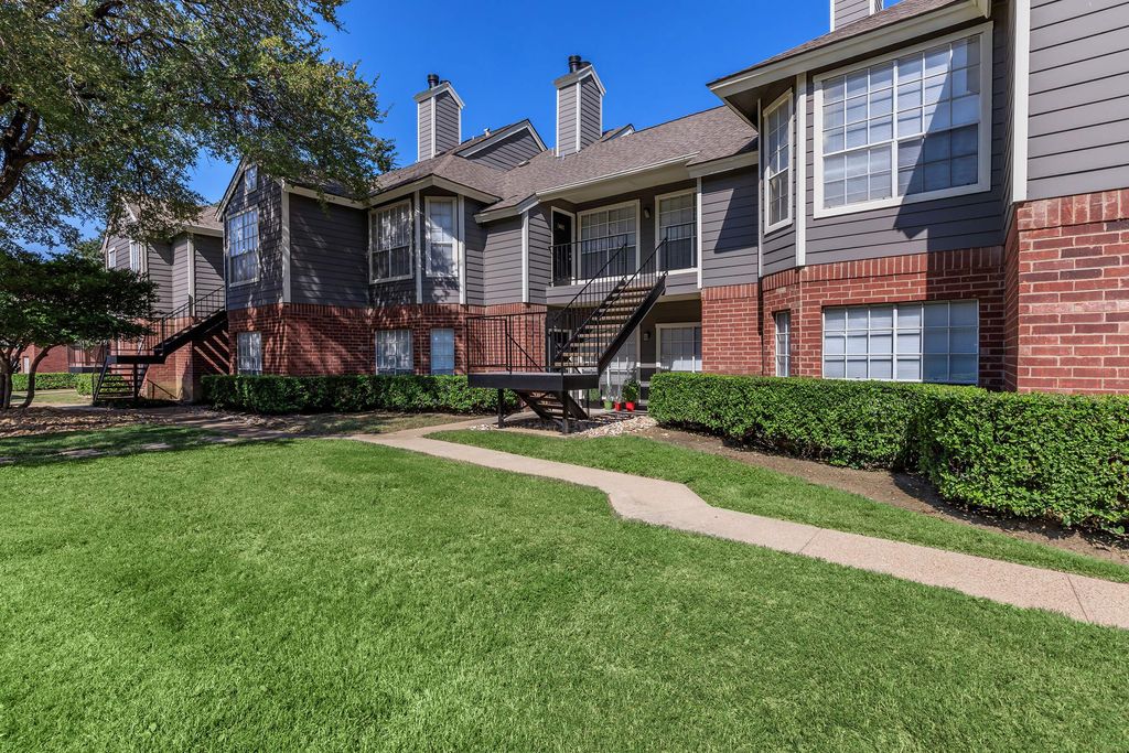 2050 Keller Springs Rd, Carrollton, TX 75006