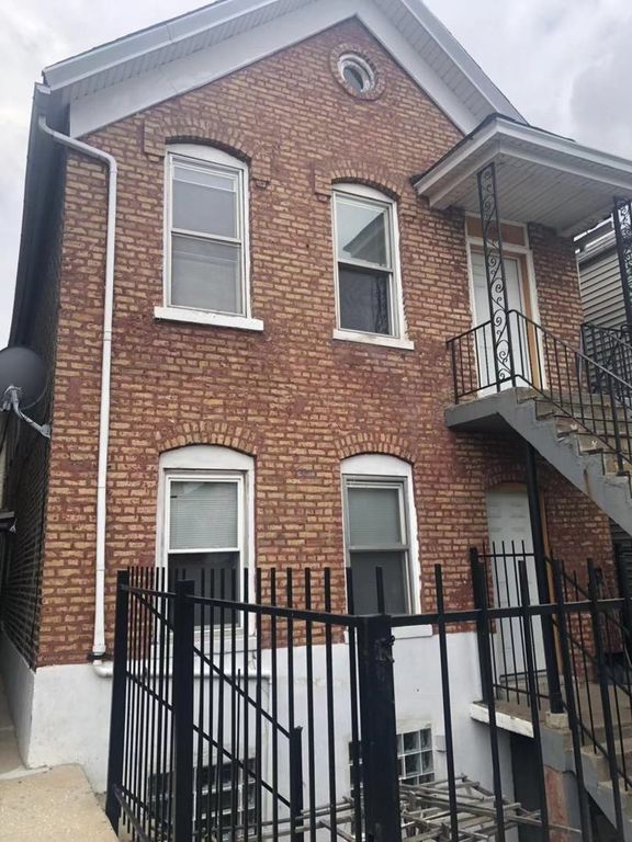 2920 S Keeley St, Chicago, IL 60608