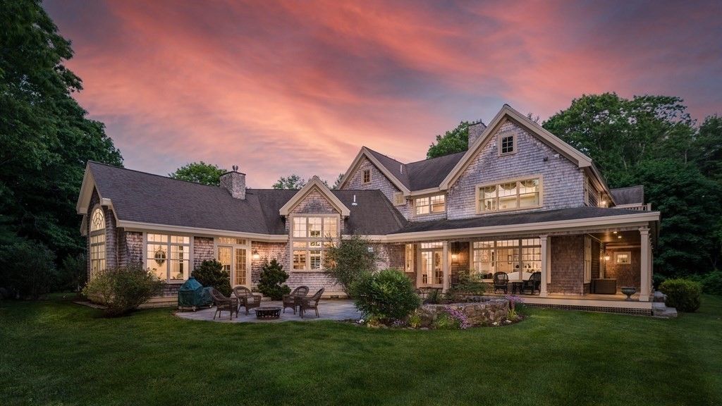 118 Larch Row, Wenham, MA 01984