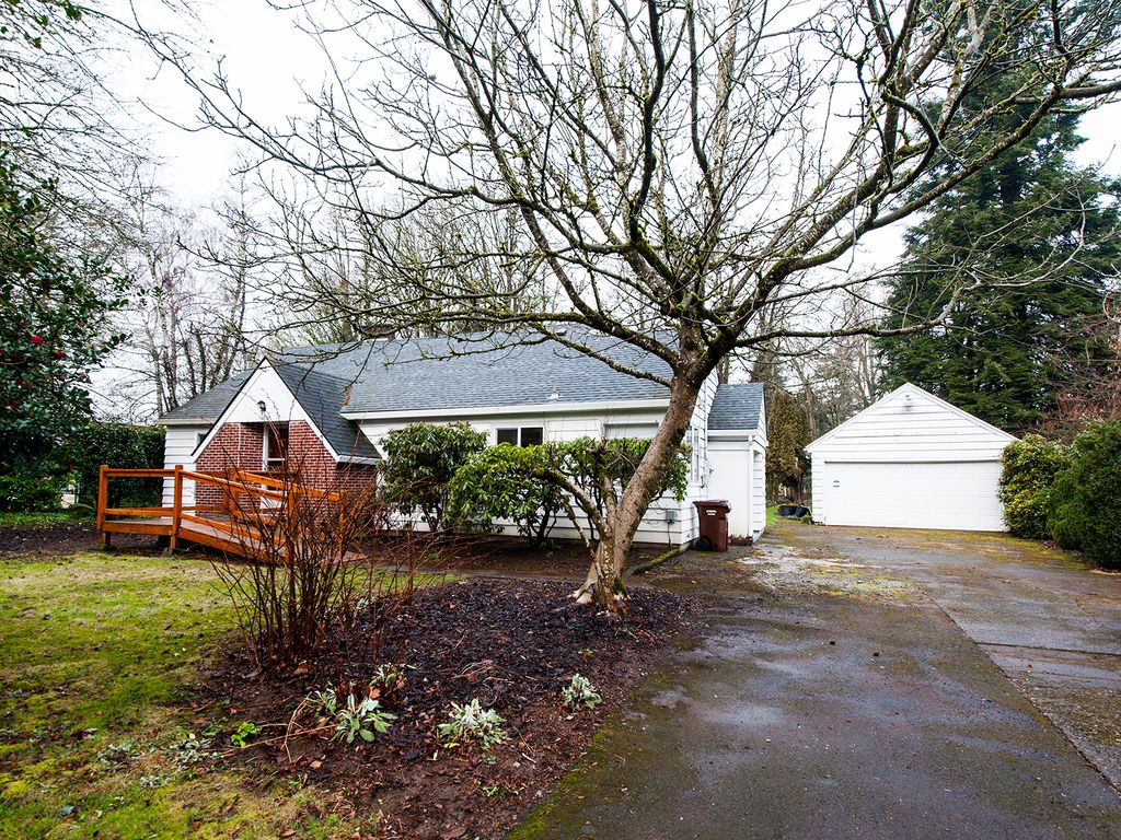 13879 Holcomb Blvd Oregon City OR 97045 See Est Value Schools More