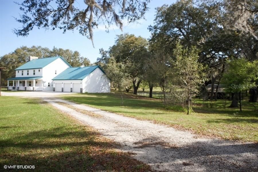 28351 SE Highway 42, Umatilla, FL 32784 3 Bed, 4 Bath SingleFamily