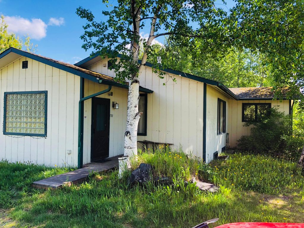 1701 E Fairview Loop, Wasilla, AK 99654