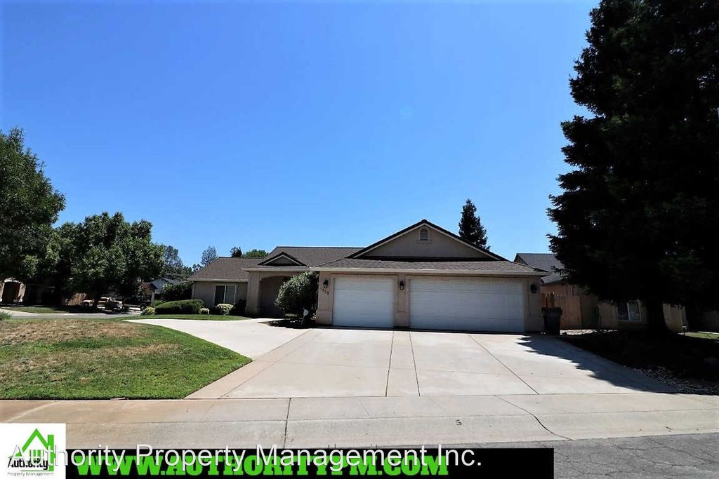 5009 Lost Creek Ct, Redding, CA 96002