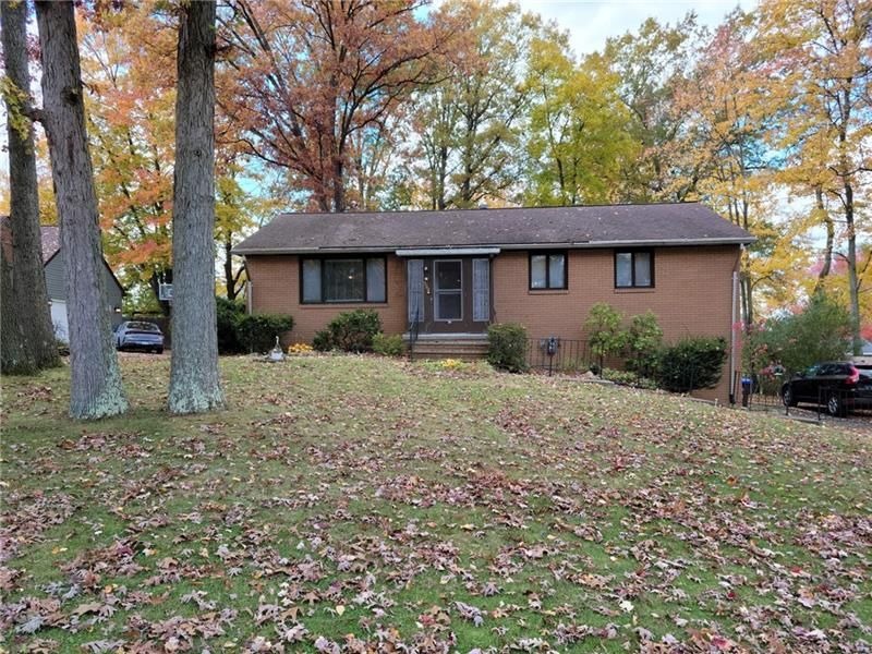 564 Service Ave, Sharon, PA 16146