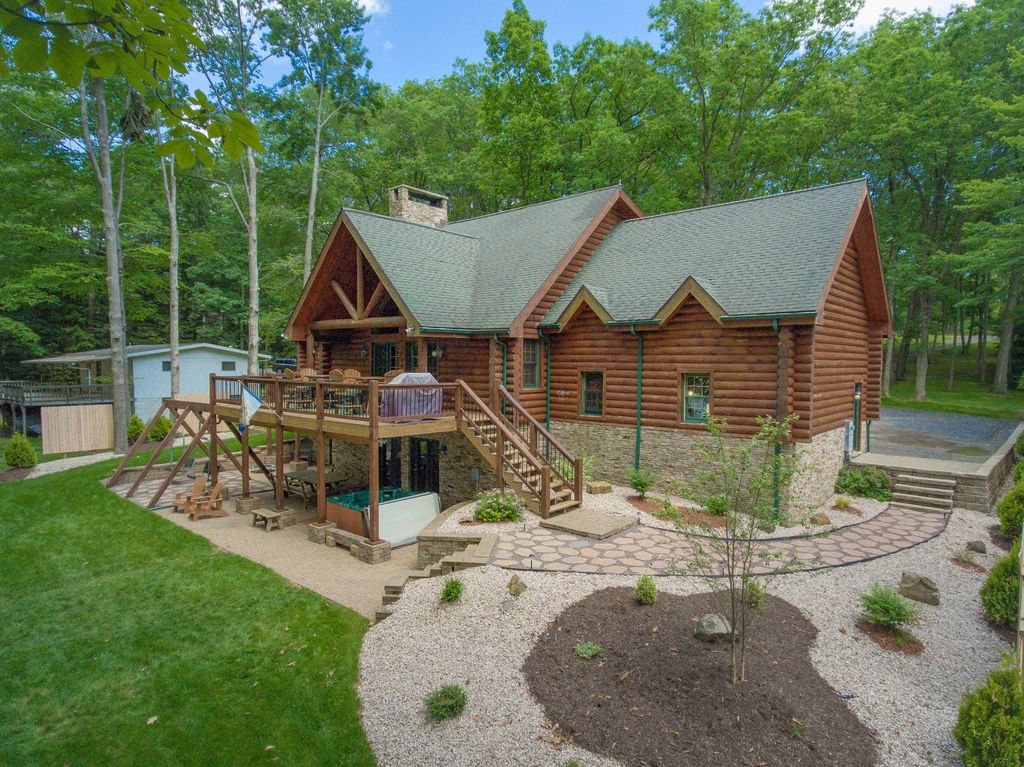 337 Skippers Point Rd, Oakland, MD - 5 Bed, 4 Bath Single-Family Home