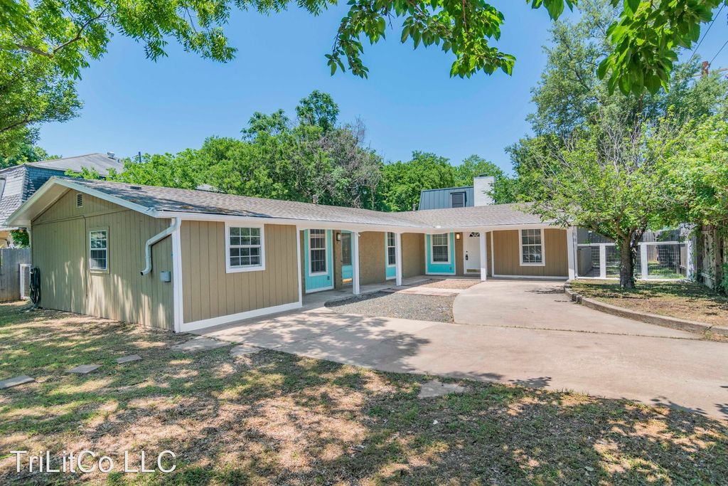 2913 E 51st St #B, Austin, TX 78723