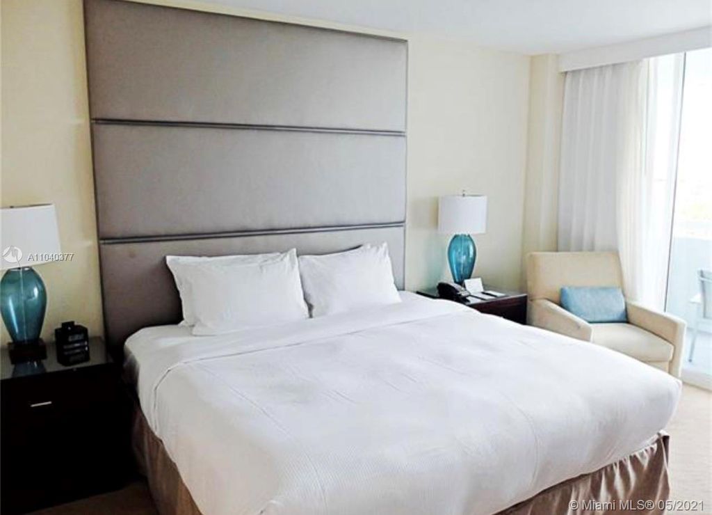 2670 E Sunrise Blvd #721, Fort Lauderdale, FL 33304