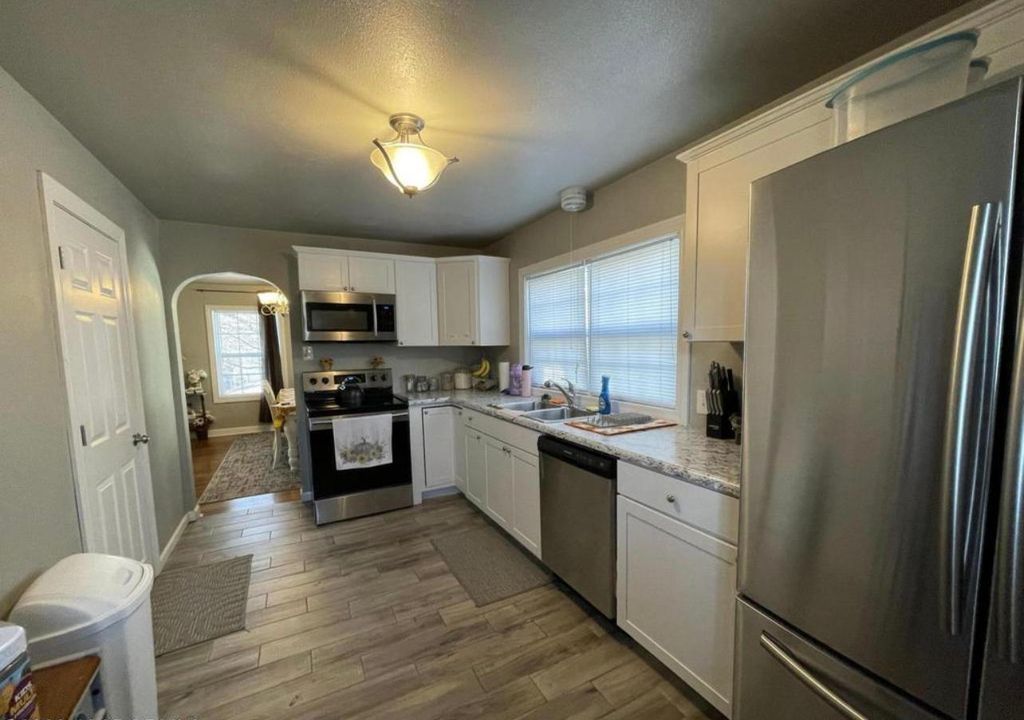 1403 E Elm St, Jefferson City, MO 65101