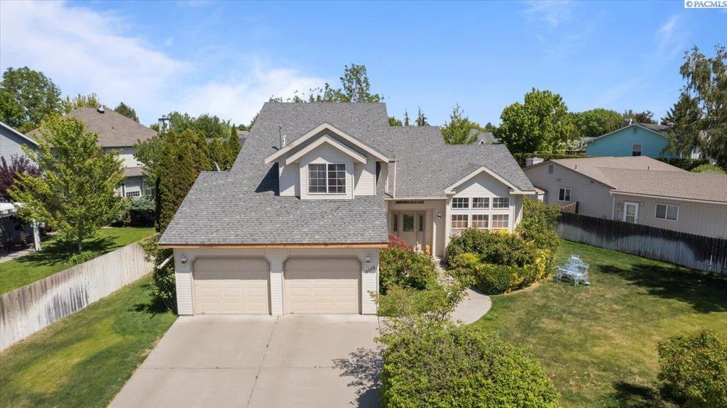 9018 W Falls Ave, Kennewick, WA 99336