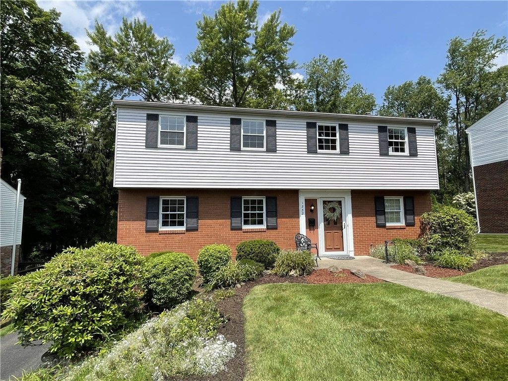 1332 Hazenwood Dr, Monroeville, PA 15146