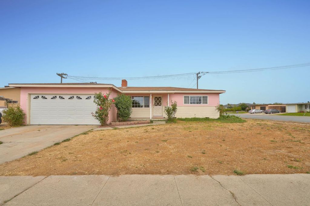 1195 Granada Ave, Salinas, CA 93906