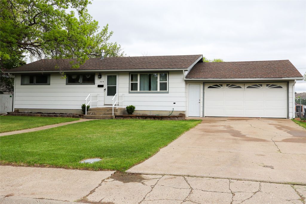 604 27th Ave NE, Great Falls, MT 59404