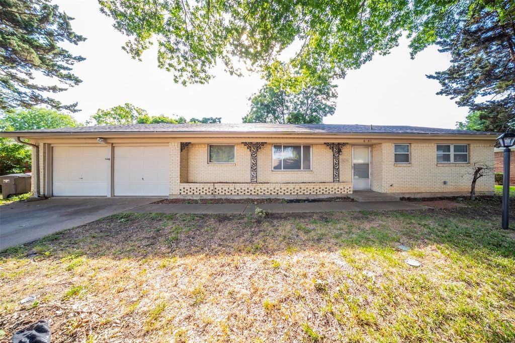 6905 Chippendale Dr, Fort Worth, TX 76134