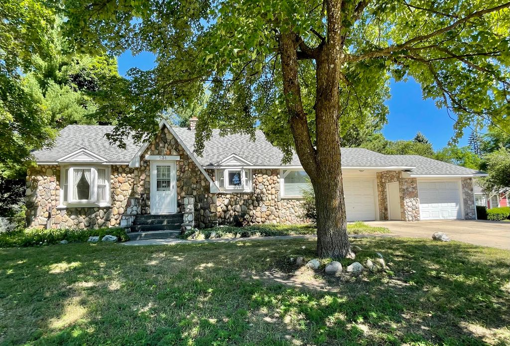 531 E Main St, Gaylord, MI 49735 Trulia