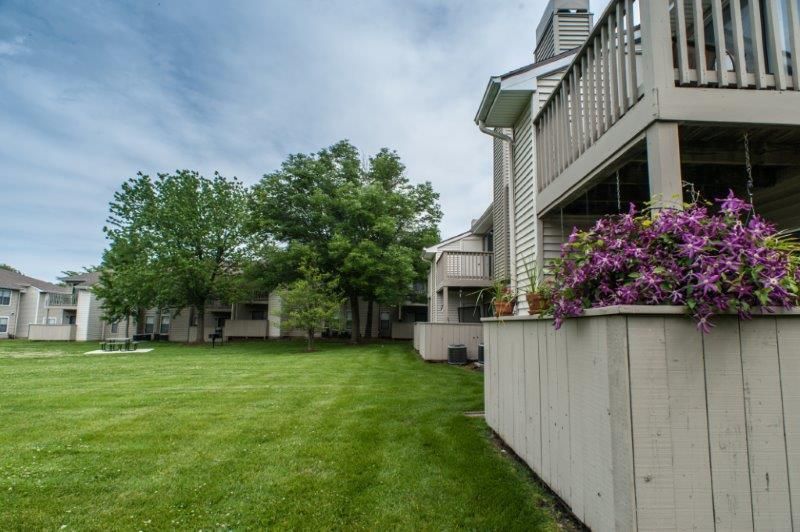 100 Ridgegate Ln, Saint Peters, MO 63376