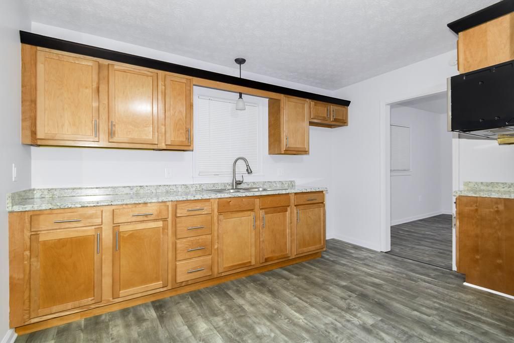 2223 Bollinger Ave NE, Canton, OH 44705