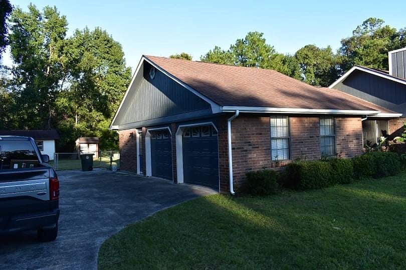 1815 Scrubby Bluff Rd, Kingsland, GA 31548