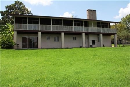 506 Sarah Jo St, La Grange, TX 78945