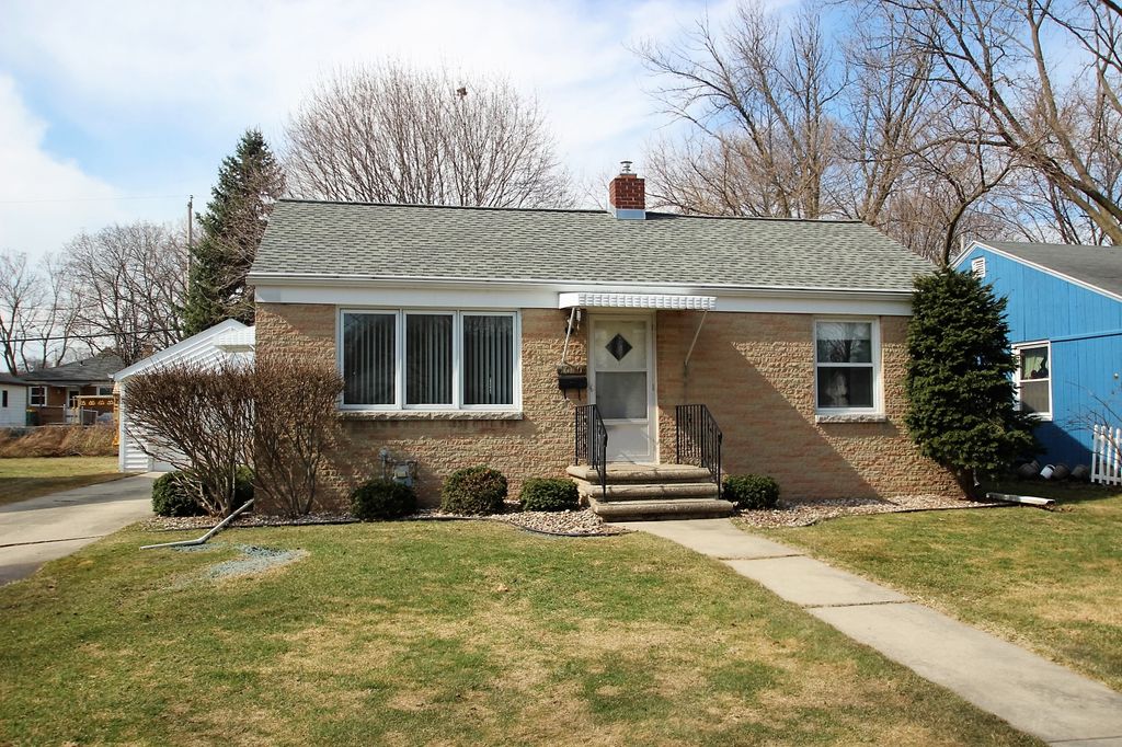 1010 Meacham St, Green Bay, WI 54304