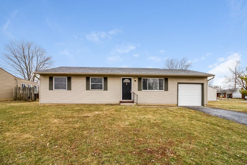 8606 Canyon Cove Rd, Galloway, OH 43119
