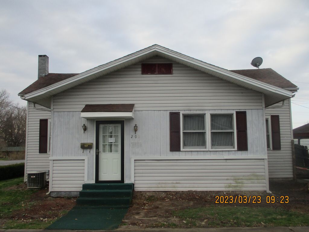 201 Mill St, Crothersville, IN 47229