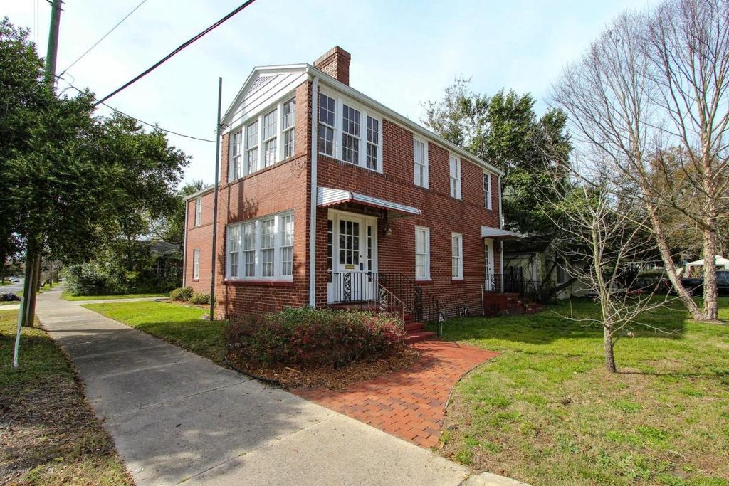 758 Acosta St #758, Jacksonville, FL 32204