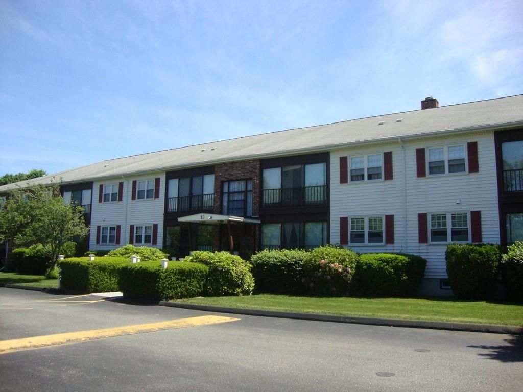 10 Candlewood Ln, Dennis Port, MA 02639