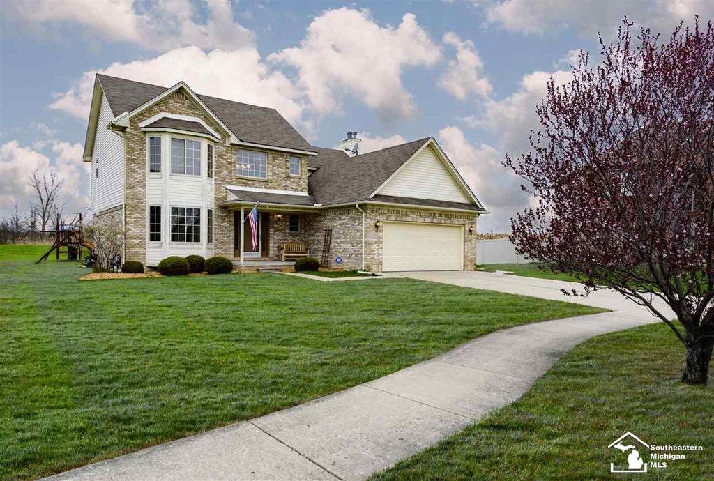 26350 Woodline Ct, Flat Rock, MI 4 Bed, 3 Bath SingleFamily Home